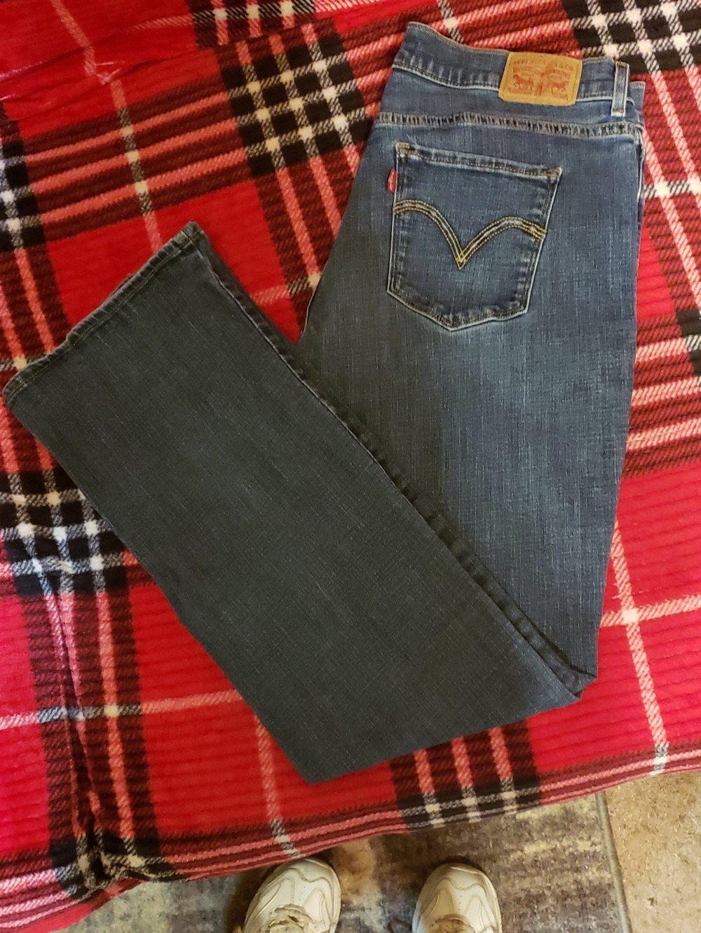 Levi's Women's Bootcut Jeans in Medium Blue Denim. NWOT. Size 12